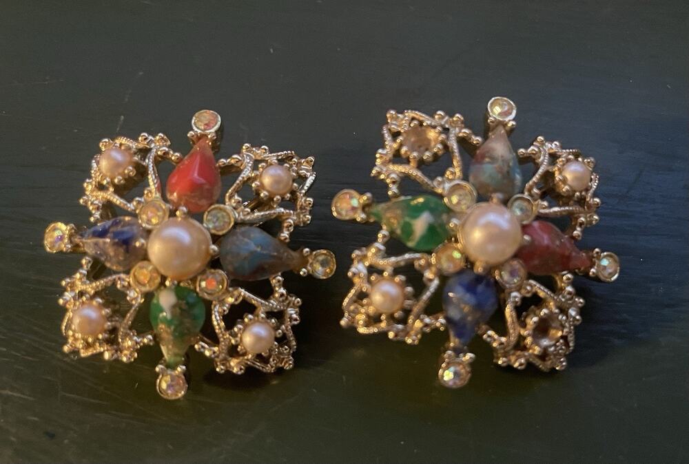 Vtg Sarah Coventry Galaxy Earrings Clip On Maltese Cross Foil Cab Faux Pearl